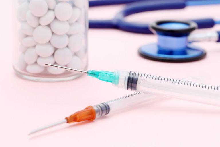 グアムで守る旅の安心最新医療体制と観光客のためのワクチン事情